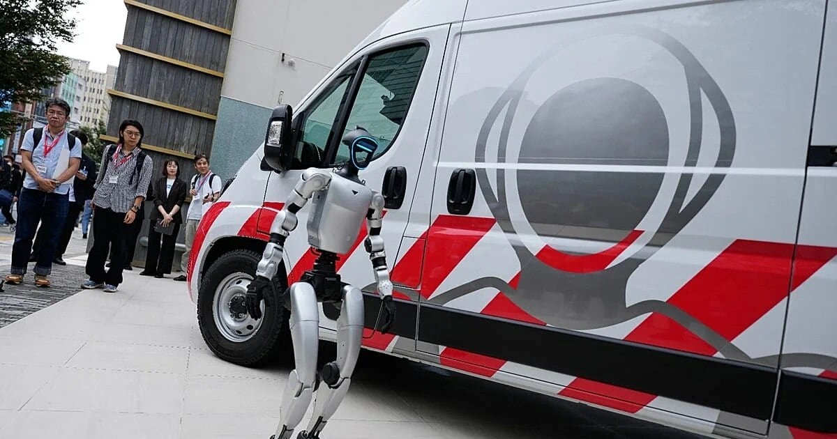 Una ambulancia para robots: el taller rodante que busca cortar el tiempo muerto en Tokio
