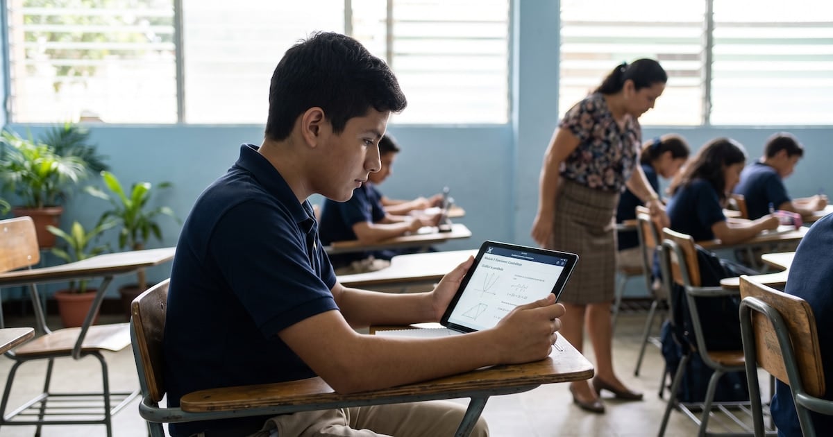 El uso moderado de inteligencia artificial en escuelas mejora el rendimiento en ciencias, según PISA