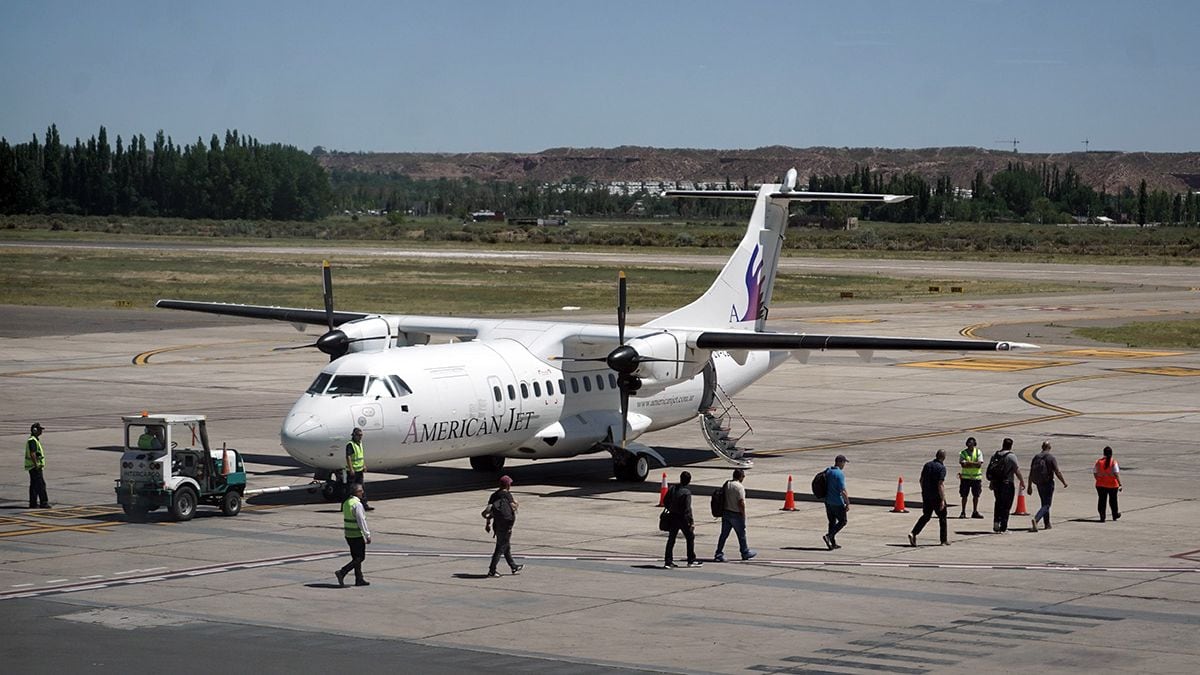 Despegó la conexión aérea neuquina: 50 minutos para unir la capital con Chos Malal y Chapelco