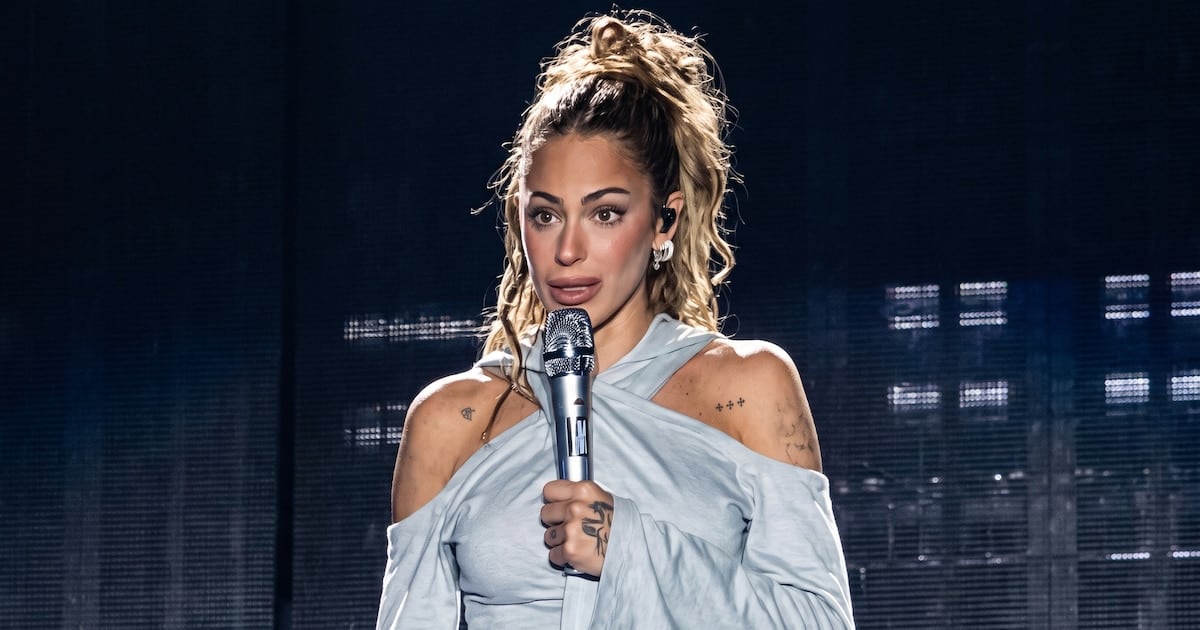 Tini se paró en el escenario y contó lo que le costaba contar: la depresión diagnosticada y el tratamiento que sigue hasta hoy