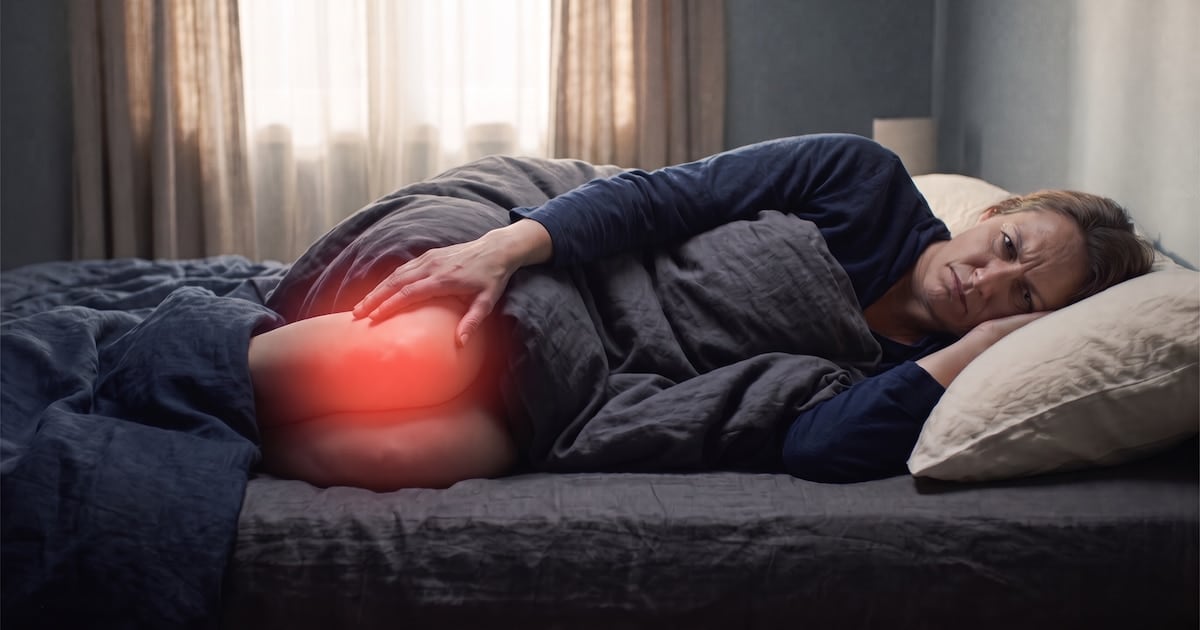 Dolor nocturno de rodilla: cuando la articulación deja descansar mal y obliga a consultar