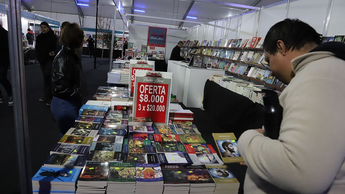 La Feria del Libro de Neuquén extiende su programación hasta el domingo con teatro, talleres y presentaciones