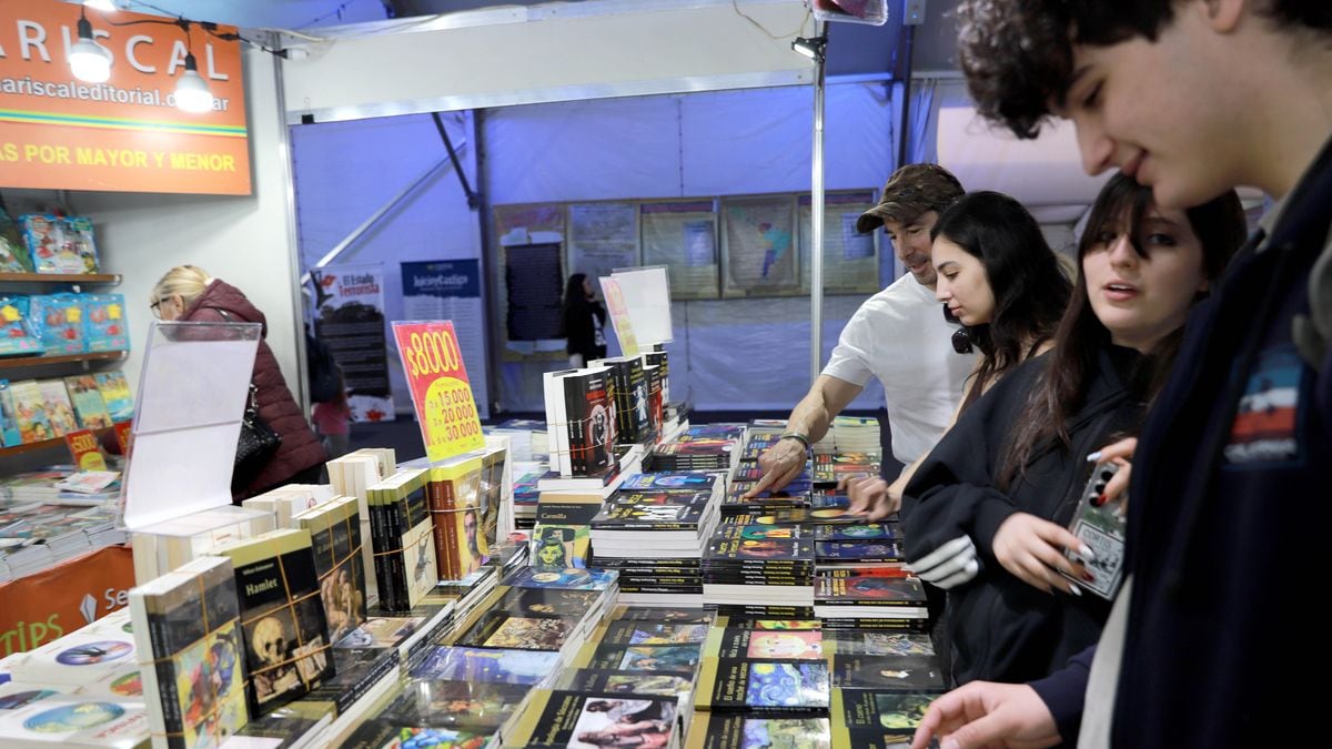 La Feria del Libro de Neuquén se despide con una maratón de letras, teatro y voces patagónicas