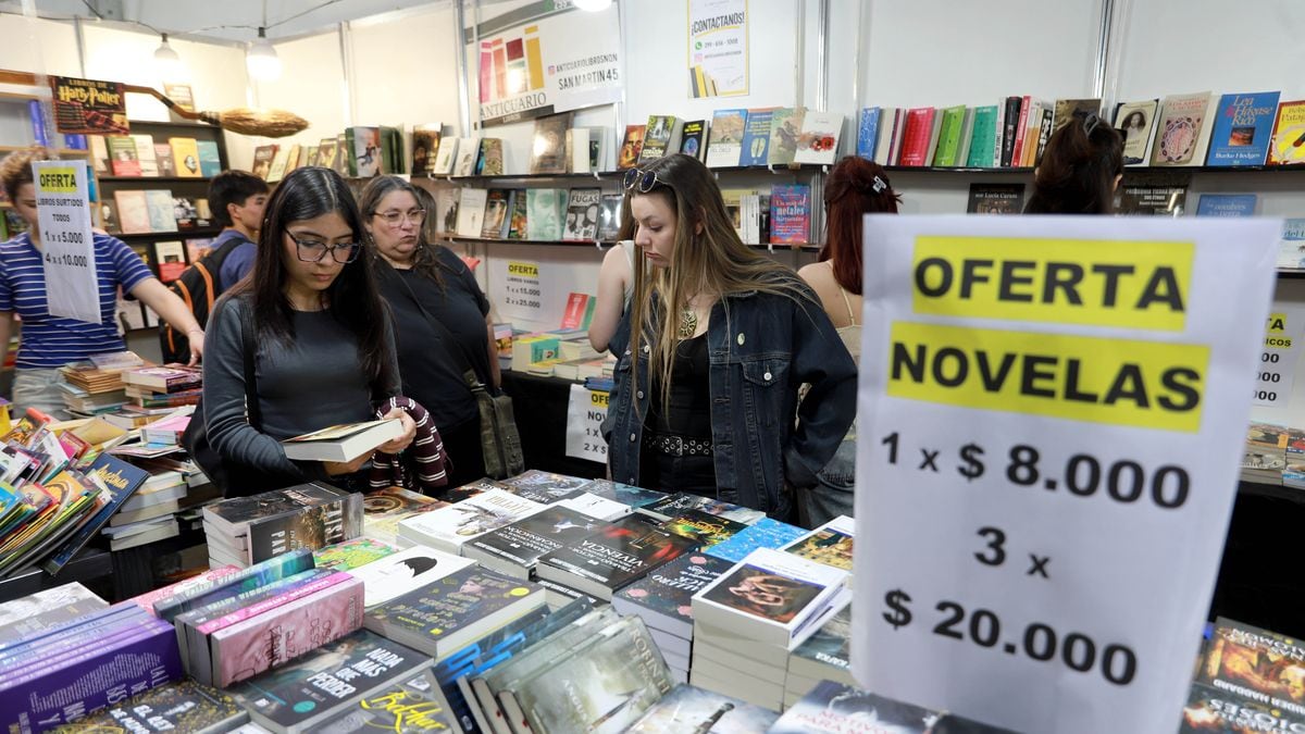 La Feria del Libro de Neuquén abre otra jornada con propuestas para todos los bolsillos y todas las edades