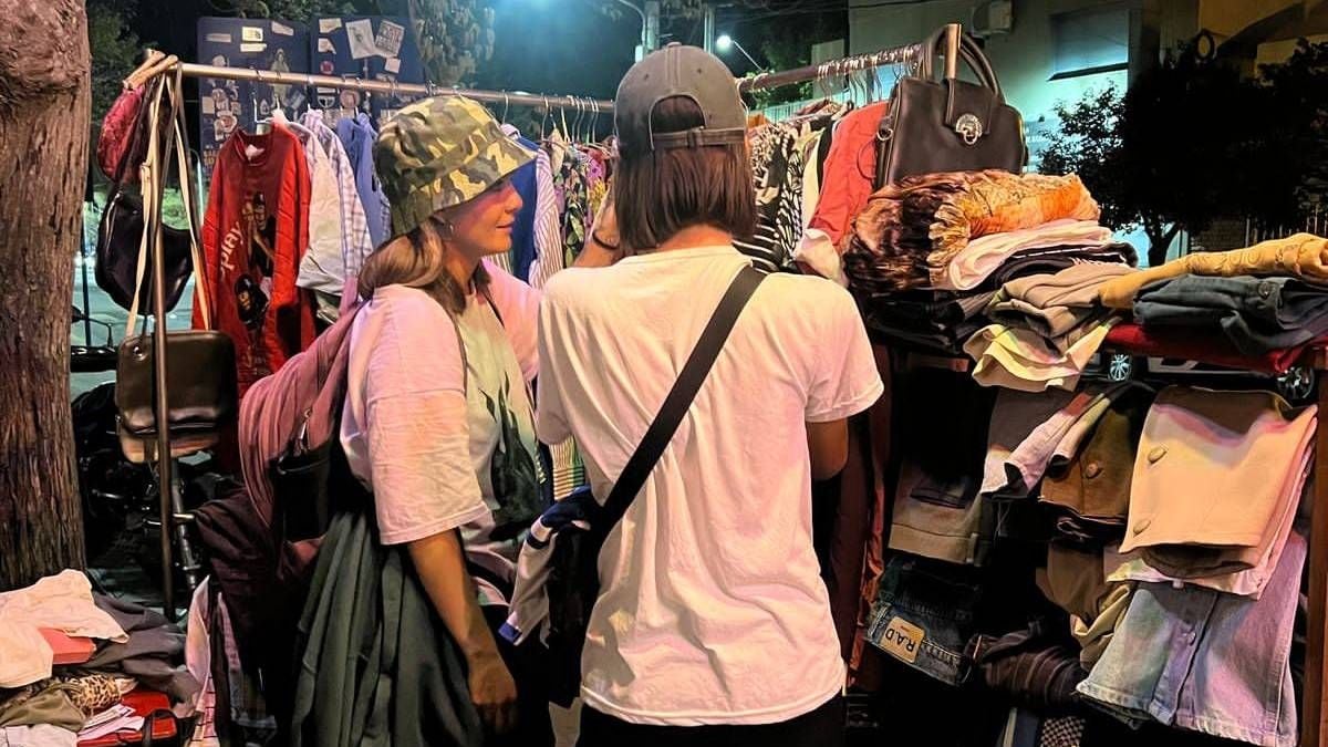 Una jornada doble en La Vereda: feria de tarde y fiesta de madrugada en el corazón del Alto Valle