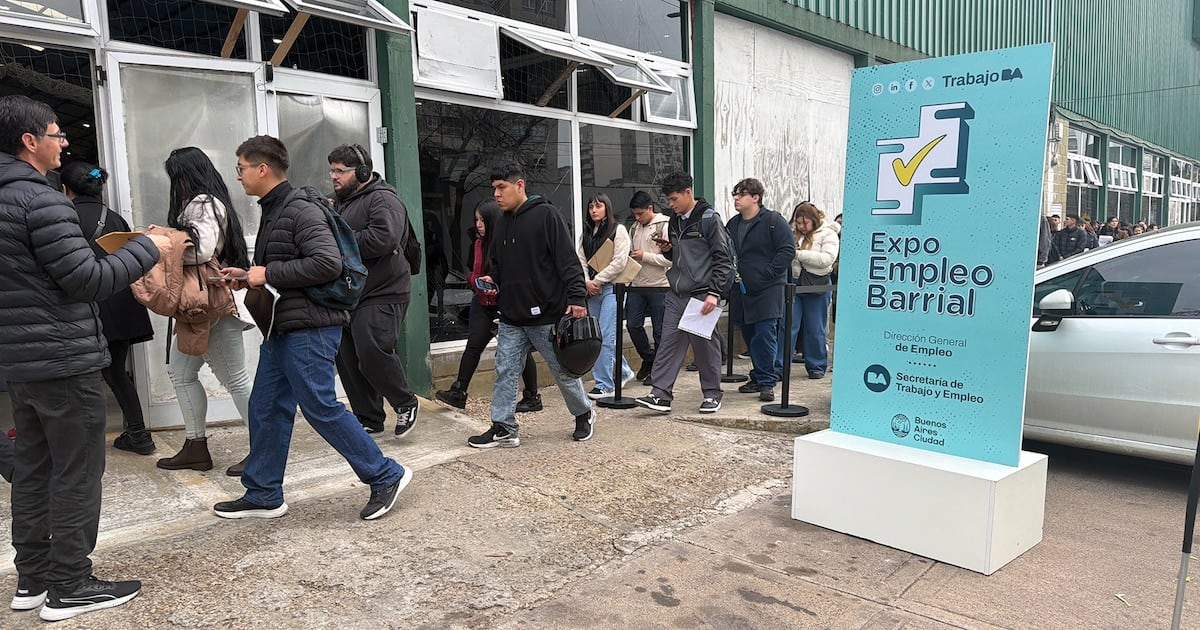 Salir del empleo formal y caer en elcuentapropismo: el bolsillo perdió más de un cuarto de su poder de compra