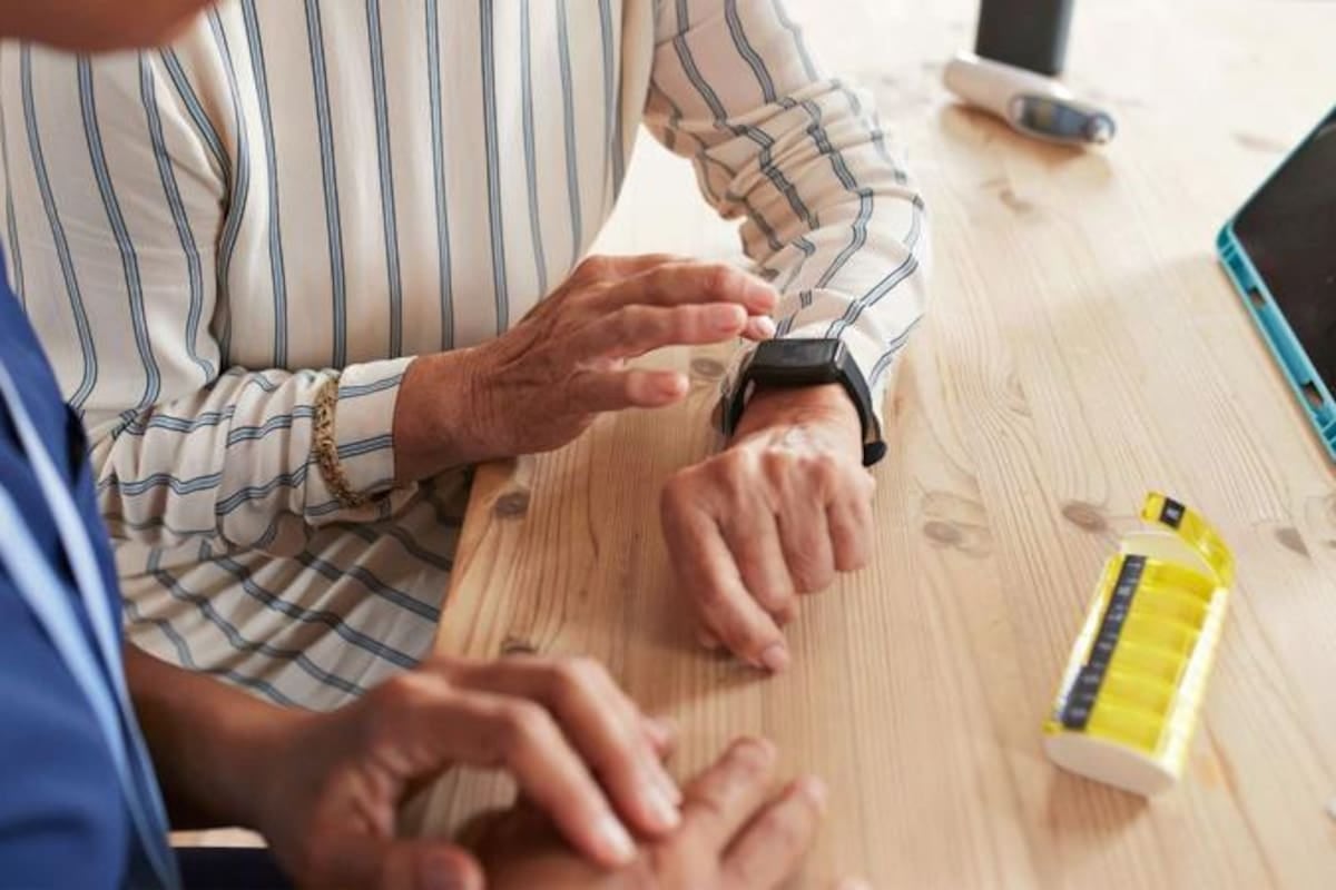 Faltante de Lebocar: pacientes con Parkinson deambulan por farmacias mientras Pfizer anuncia normalización recién en marzo de 2027