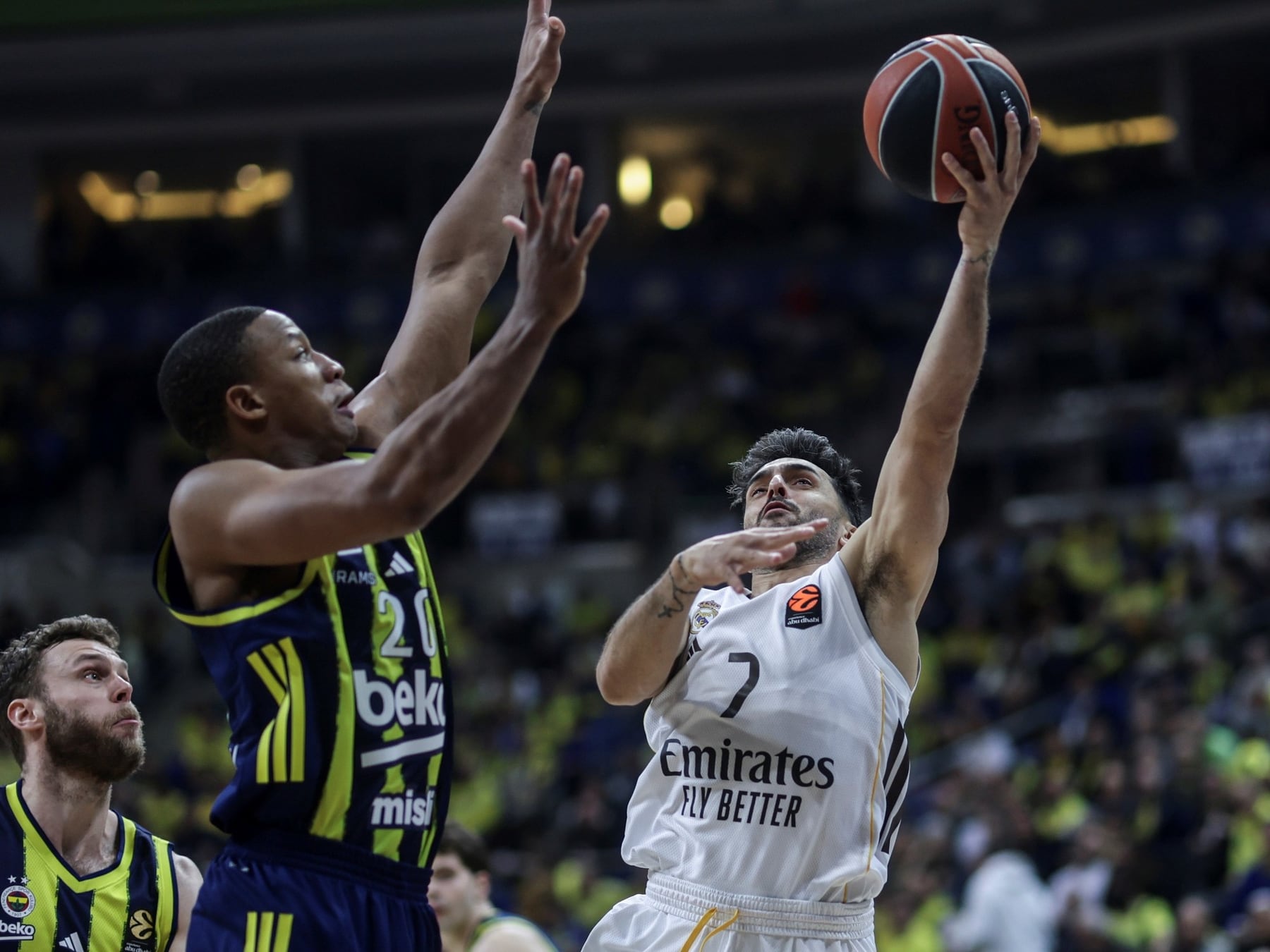 El chaqueño que se ganó la Europa: Corbalán, cinco argentinos y una temporada para no perderse