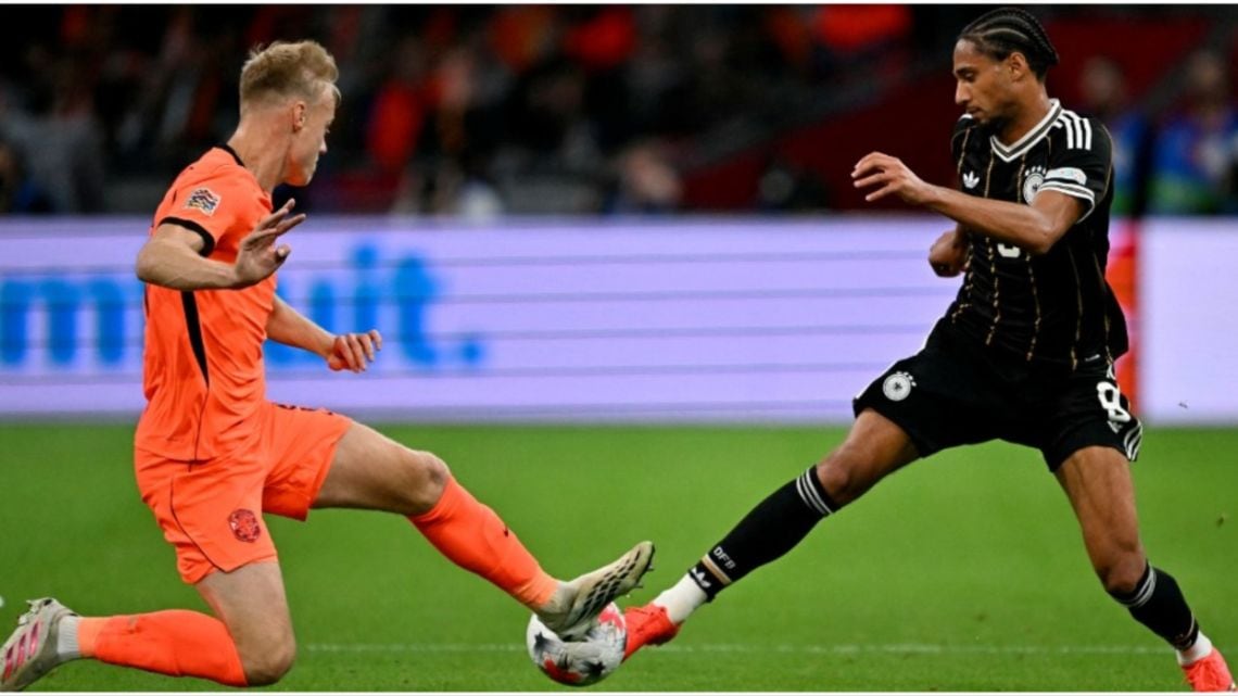 Klopp y Xavi se sacaron las ganas de sufrir: empate y calor en Ámsterdam
