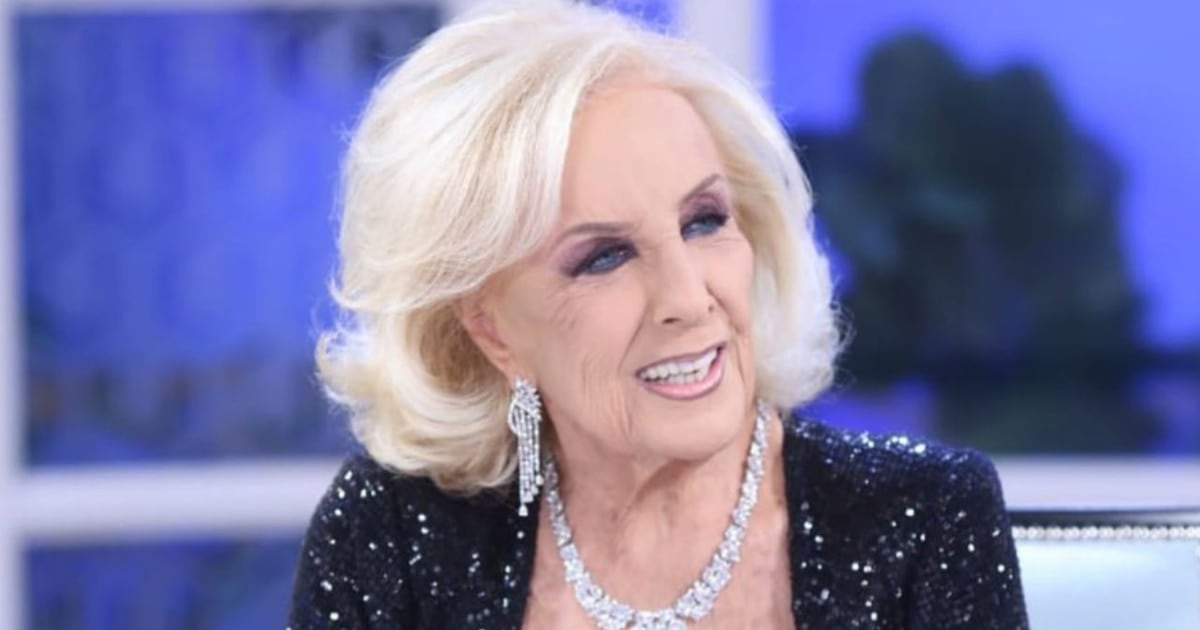 Mirtha Legrand terminó los antibióticos, sigue en el Mater Dei y Viale aguanta la mesa con el pulgar de su abuela mirando desde la clínica