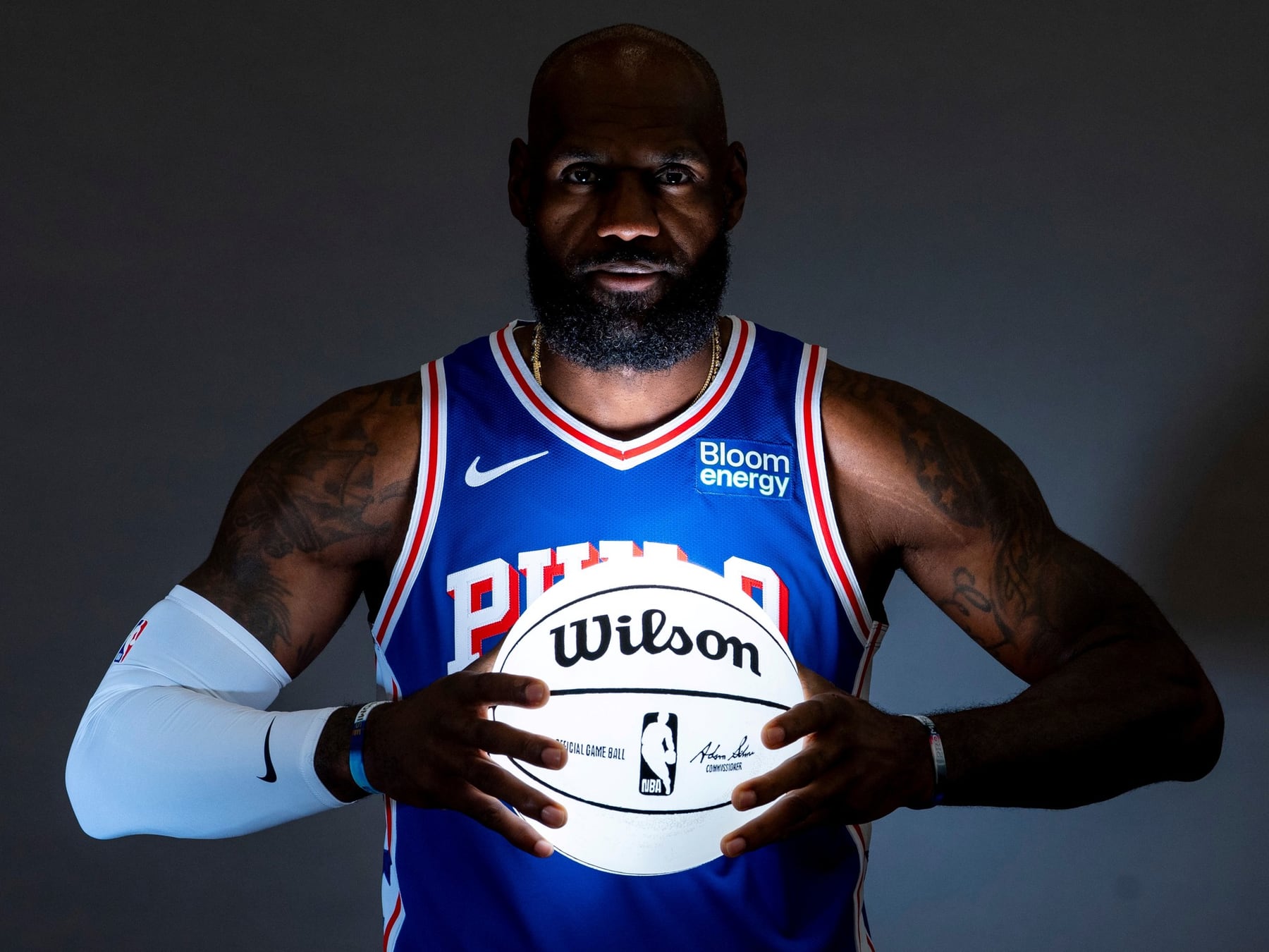 LeBron se muda al otro rincón del mapa y promete ir a por todo con Philadelphia
