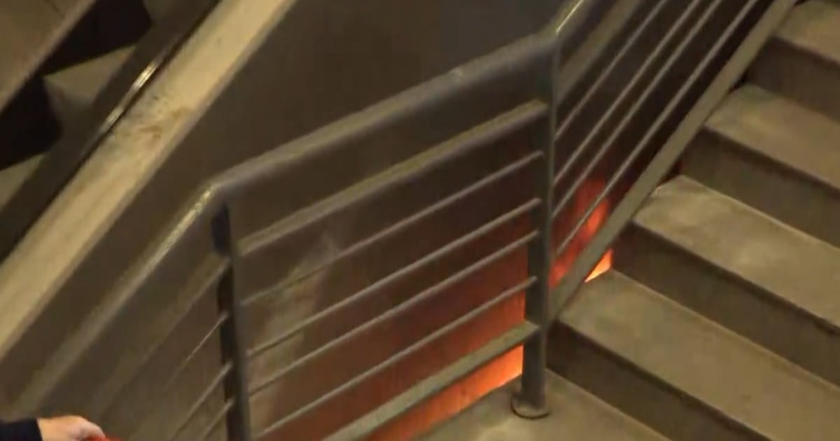 Incendio en una escalera mecánica de Constitución: evacuaron la terminal y un joven fue hospitalizado por inhalación de humo
