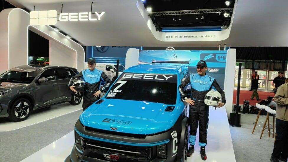 Geely se mete en el TC2000 con un SUV turquesa y dos pilotos con argumentos