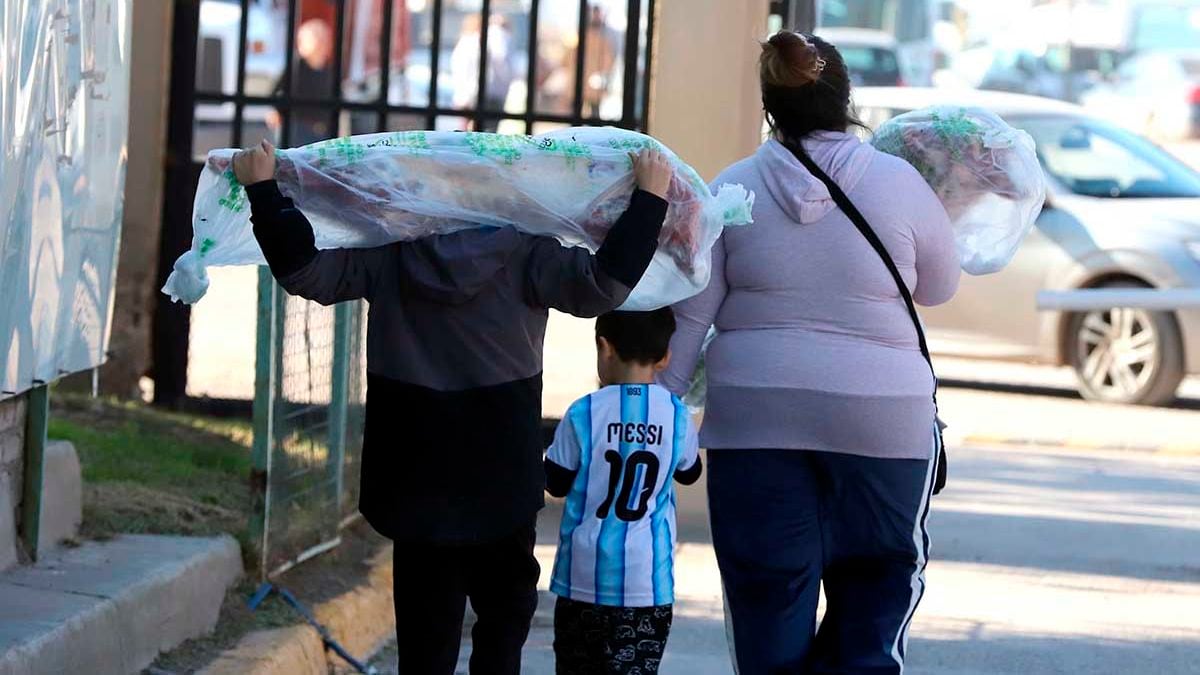 El Mercado Concentrador de Neuquén sale del molde: abre dos sábados con chivito y trucha como invitados