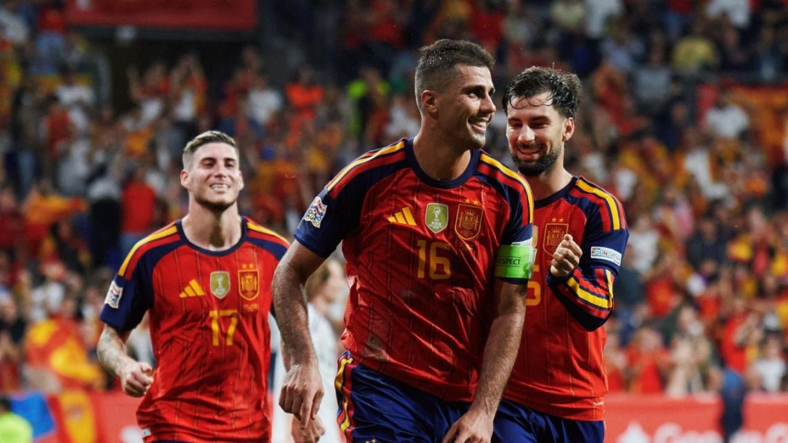 España sigue de racha y en Oviedo dejó a Chequia con la pelota y la bronca