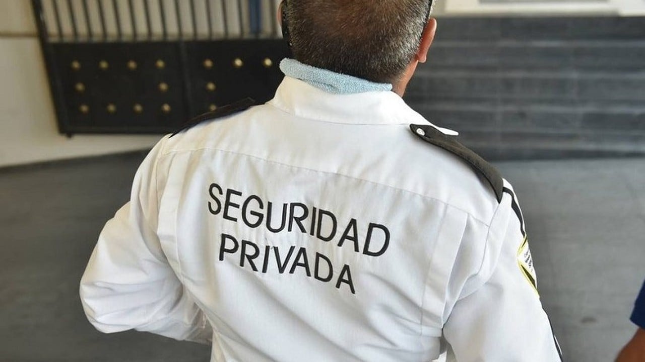 Sueldo de vigilador general en octubre: el total de la escala llega a 1.838.200 pesos y proyecta 1.930.000 en diciembre