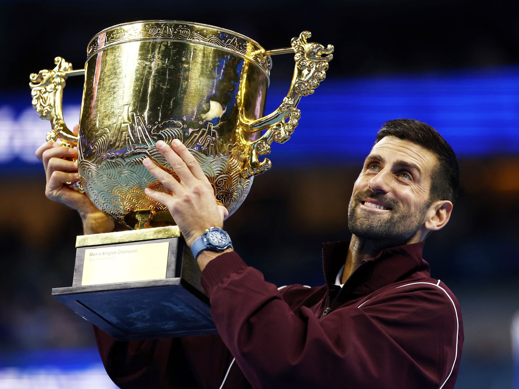 Novak no se baja: llegó a 102 títulos y le viene respirando en la nuca al récord de Federer