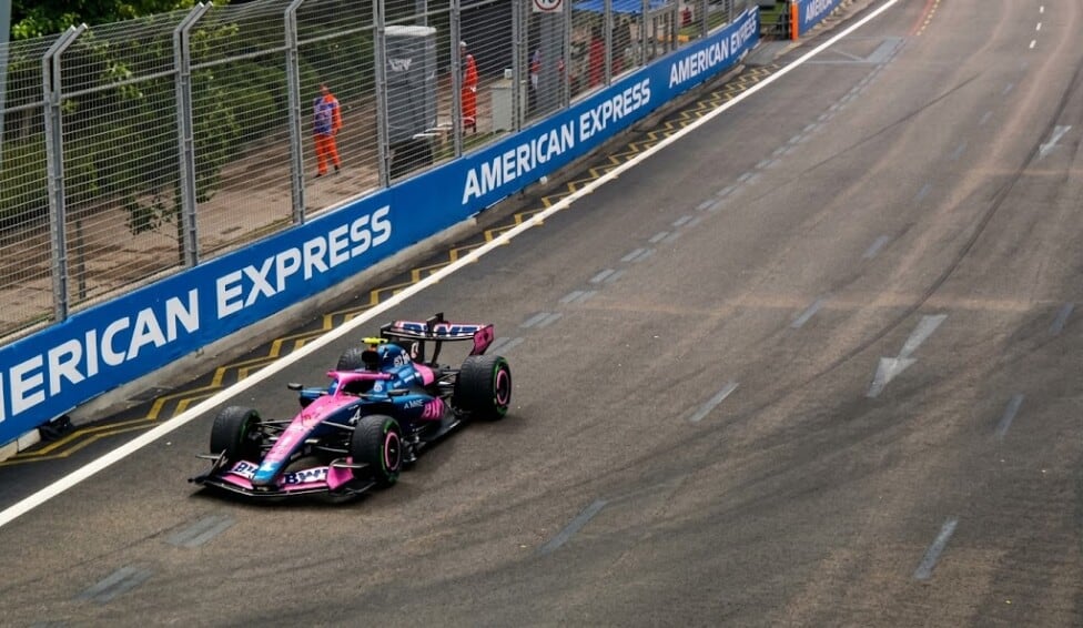 Verstappen se dio el gusto en Marina Bay y Franco se quedó con el motor mudo en la curva 14