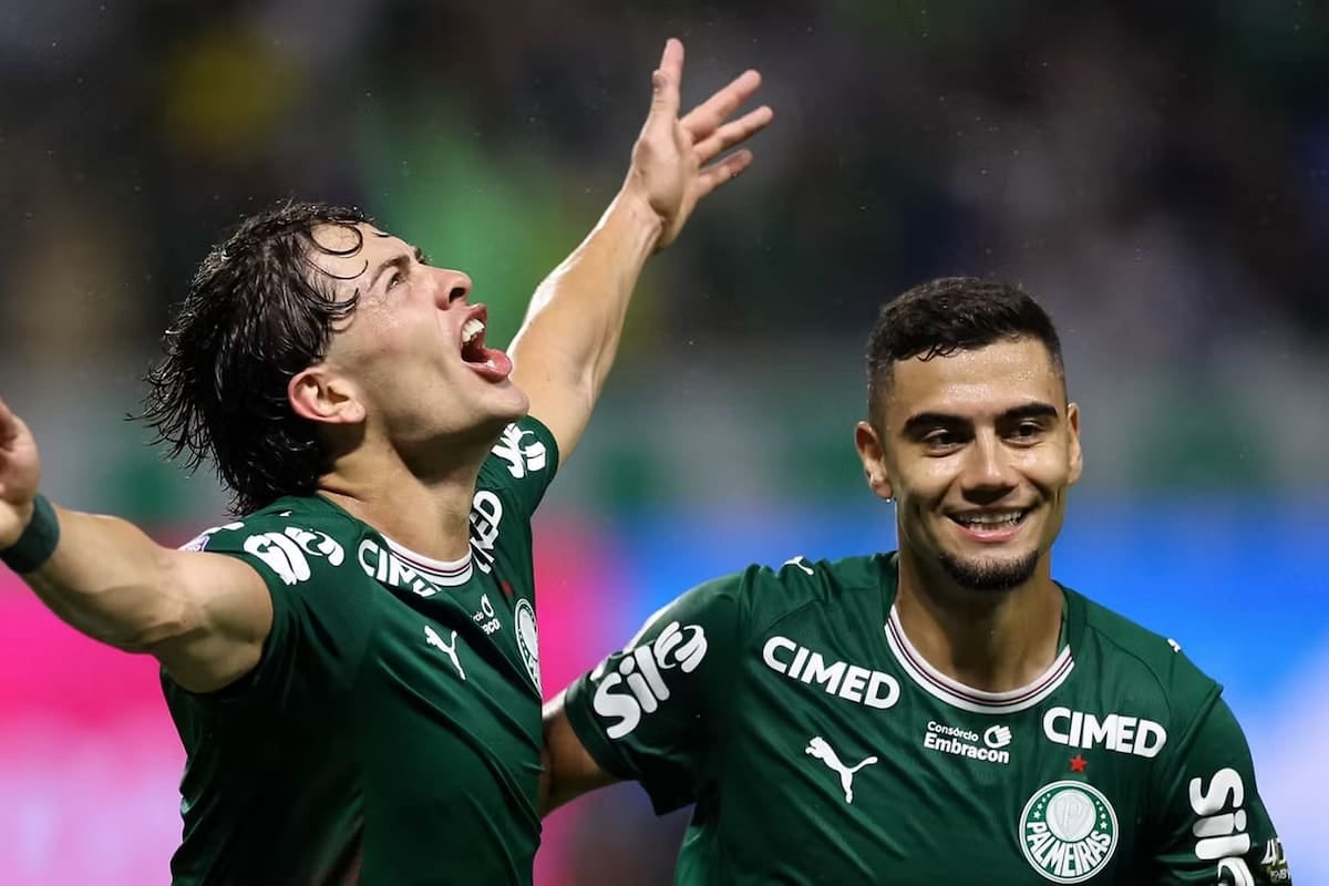 Giay se comió el clásico y Seedorf se comió el buzo de Corinthians en el mismo día