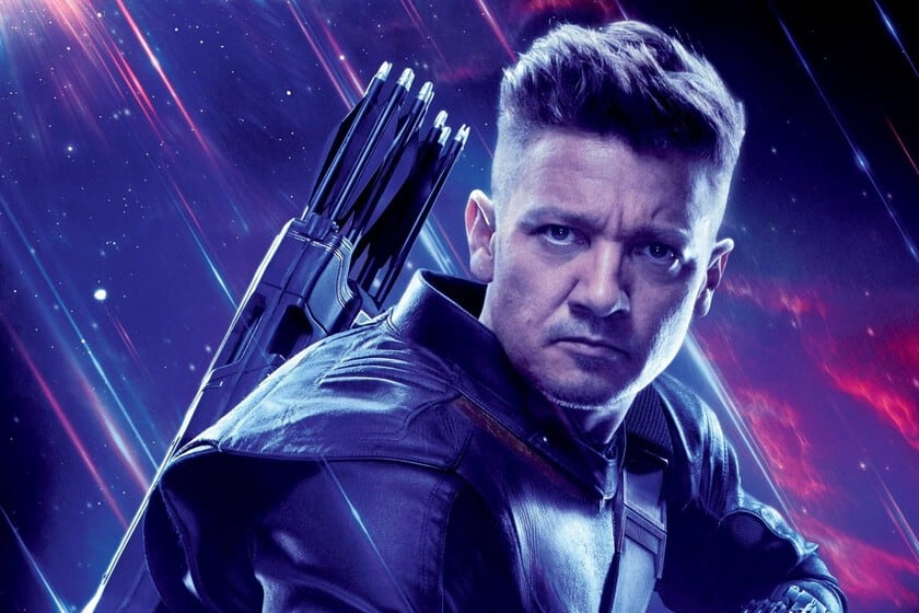Renner se baja de Doomsday con una sonrisa y deja la puerta abierta para volver a empuñar el arco