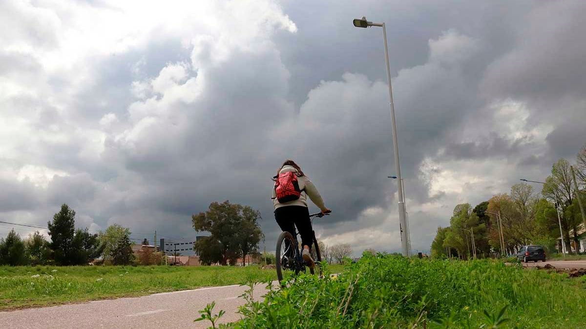 La semana que se viene en Neuquén: nubarrones, viento que crece y un fin de semana para quedarse adentro