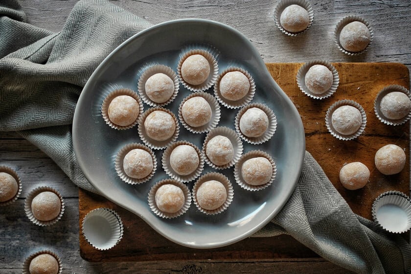 Yemas de Santa Teresa: el bocado dorado de la repostería española que se hace con solo cuatro ingredientes