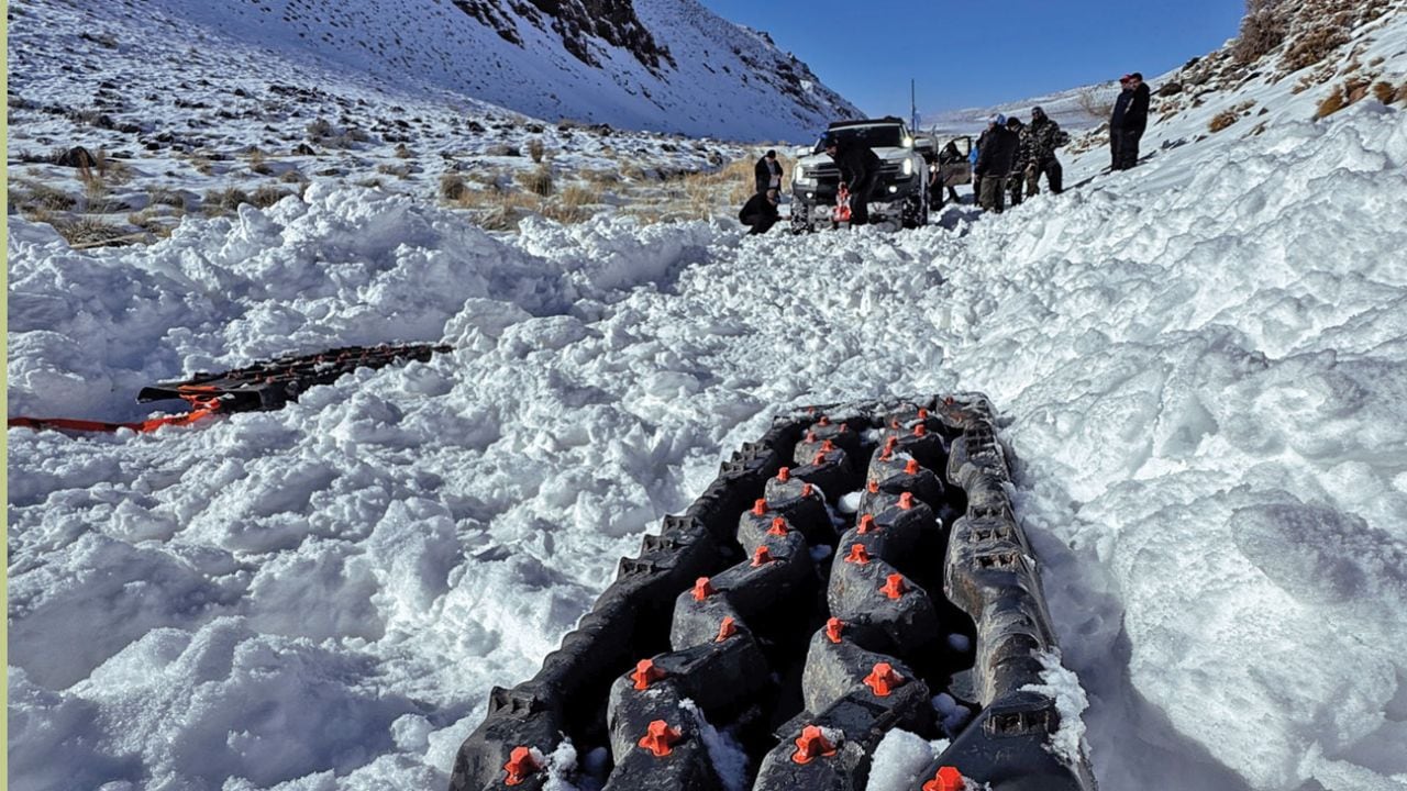 A 2.800 metros sobre la huella que la montaña todavía no quiere asfaltar