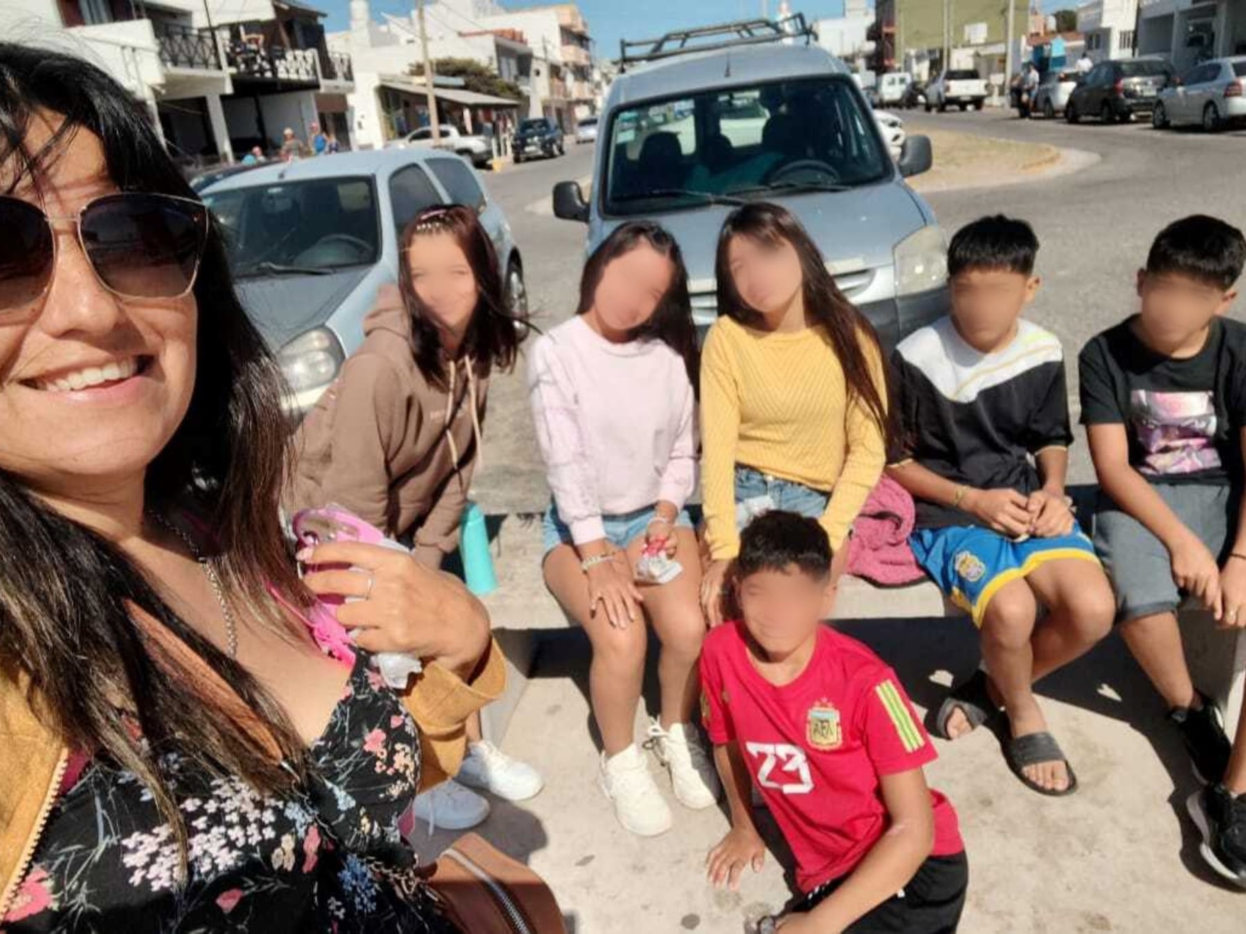 Una maestra, seis hermanos y un bebé que llegó cuando la familia ya estaba armada