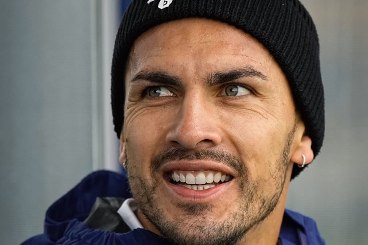 Paredes patea contra el reloj y el Vasco: el capitán de Boca se calzó los botines y se ganó un lugar en la valija