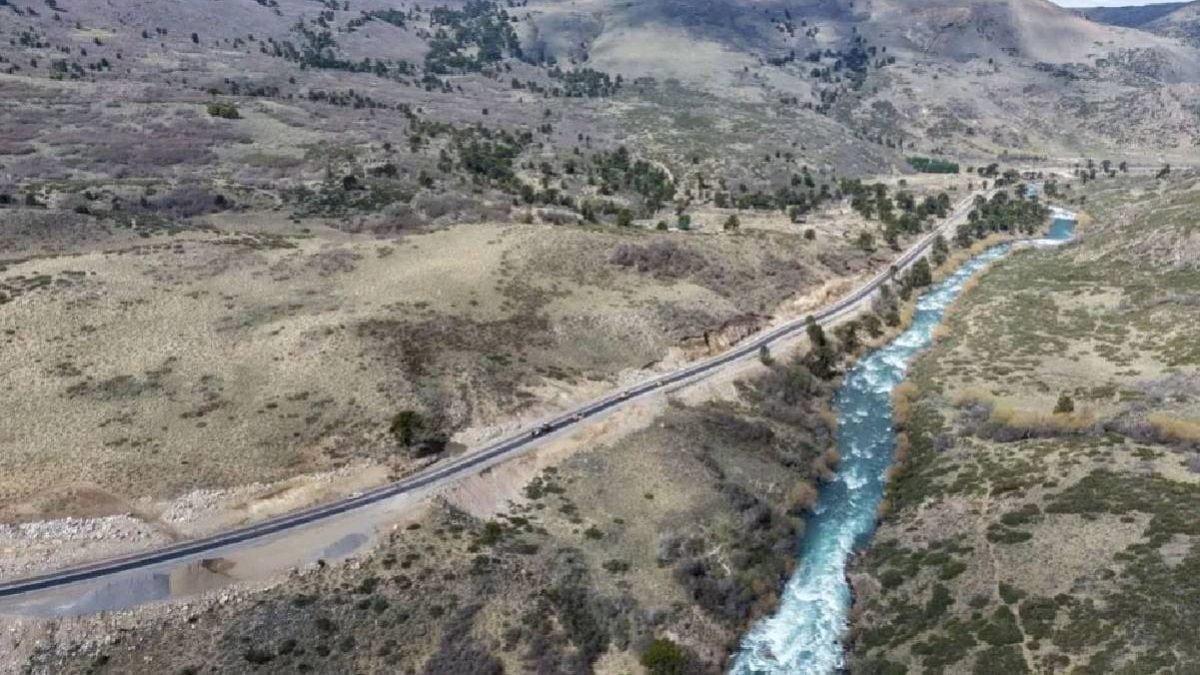 La Ruta 23 se viste de asfalto: el corredor cordillerano que une Villa Pehuenia y Aluminé dejará el ripio antes del verano