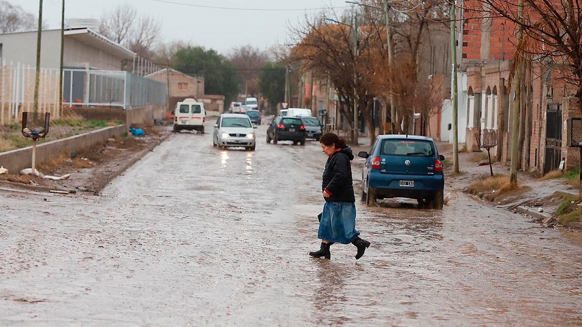 Vecinos del sur neuquino, en alerta: cuando el agua vuelve a los cañadones que creíamos secos