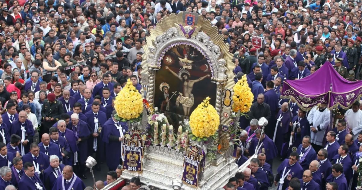 Lima en octubre: la marcha del Cristo Moreno tiñe de morado el corazón de la ciudad