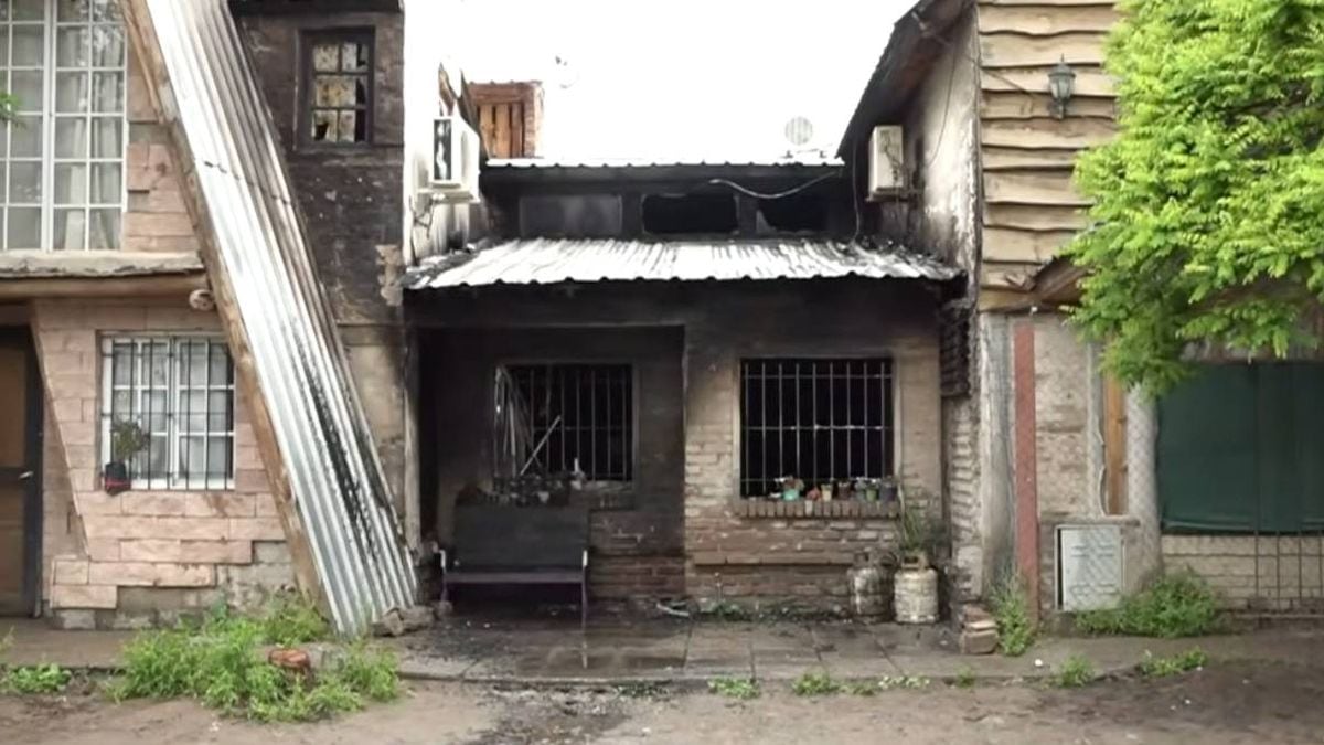 Una madrugada de fuego en La Sirena: una familia se salva de milagro y los vecinos se convierten en la primera línea de respuesta