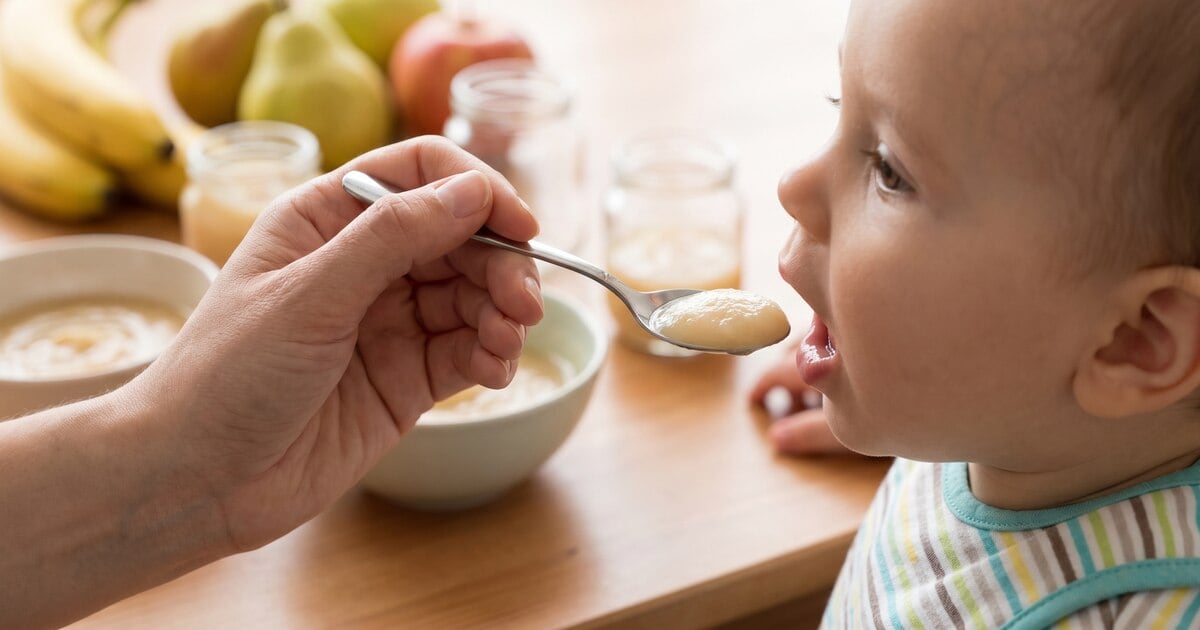La primera alimentación del bebé: señales clave para decidir con calma